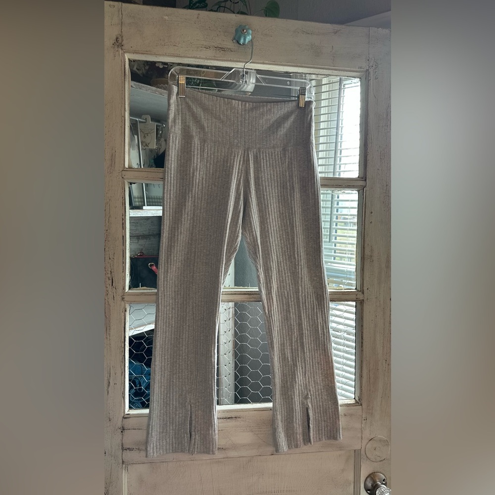 Nike | Light Gray Crop Ribbed Knit Pants